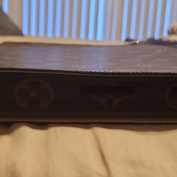 Louis Vuitton iPad holder - Picture 8 of 15